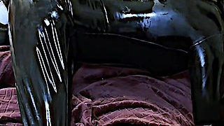 Fisting Former Wife Turned Latex Fucktoy