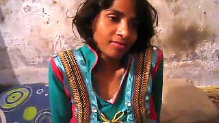 Pakistani Wife Farah Homemade - DesiPapa