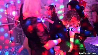 Holiday Hotties Part 5 - Shower Cam: Babe, Threesome  Lesbian Porn