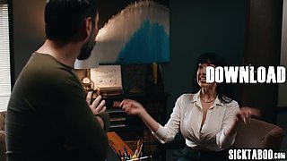 cougar drops on knees and gave a sucking cock