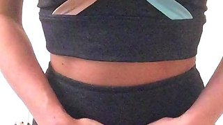 Big boob brunette masturbates on webcam