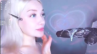 Hot amateur blonde pregnant toying her pussy solo