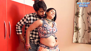 Collage Girlfriend Seduces Boyfriend in Bedroom