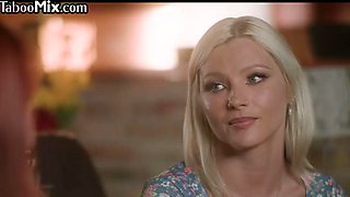 Blonde les strapon fucking her horny GF