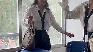 Profesor Seduce a Estudiante Para Cursar El Siguiente Curso