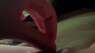 Amateur Close Up Squirting Masturbation