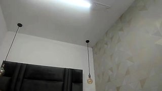 Webcam MILF Beauty Masturbating
