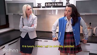 Lesbea blondie estate agent makes college girl an suggest she can't turn down