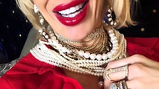 Cumshot amateur MILF suck and jerks dude in the bedroom