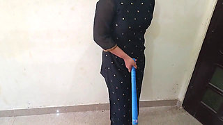 Hot Indian Maid Fuck with Room Owner