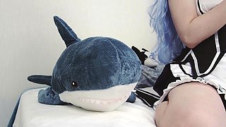 Asian teen likes toys inside her wet muff