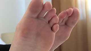 Sexy foot fetish casting