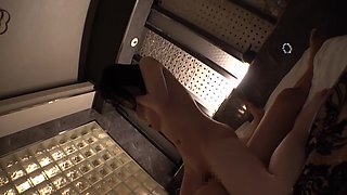 ぐちょマン悔しイキ【早々本気汁】【ぱいぱんピンクま●こ】【感じすぎて前後不覚】無自覚ピタパン桃尻美少女についてったら…「めっちゃ稼げるんです。知りたいですか？♪」