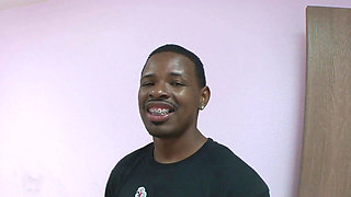 Big ass ebony slut on heels gets her pussy banged