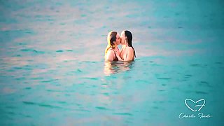 Olive Glass, Charlie Forde And Olive Gee - Making Out During The Beach Sunset Make Out 10 Min