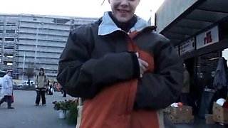 Amateur hottie fucked outdoor in public