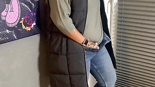 Bonie and Clyde Masturbation Stand Jeans Jacket Pussy Wet Fingering Rubbing Rubbing Clitoris Trembling Twitch Moaning Blonde Couple
