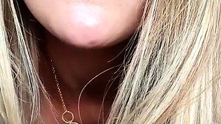 Hot amateur blonde pregnant toying her pussy solo