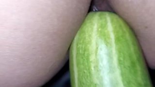 Di Kobel Pakai Timun Sampai Basah Nyobain Masuk Depan Belakang