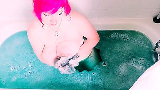 Amateur wild chick solo masturbation