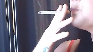 Mesmerizing MILF Anna Smoking