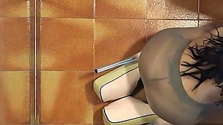 MILF in Pantyhose and High Heels Gives a Blowjob on Her Knees with Cum Swallowing