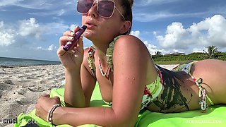 Reell - Smoking Bikini Goddess of Miami Beach