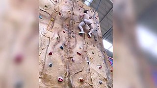 Sexy amateur babe's first rock climbing training session