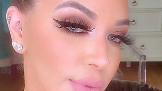 Sexy hottie Anetta Keys enjoys a solo toy masturbation