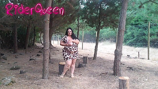 Ass Worship Sexy Stepmom Outdoors