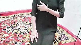 Soyi hui step sister ko bathroom me le jakar jabar dasti pela
