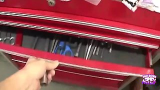 Seeing A Huge Cock In The Gloryhole Made The Cheating Blonde Want To Suck It