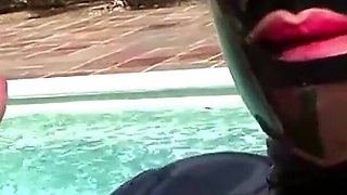 Swallowing His Cum in a Public Swimming Pool