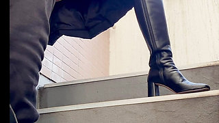 Amateur Femdom Calls a Man to a Fire escape and Makes Him Cunnie While Standing.