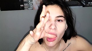 Amateur Webcam Cute Teen Plays Solo with Big Dildo