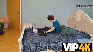 Tanya Virago & Jambie King get naughty in Virtual Reality