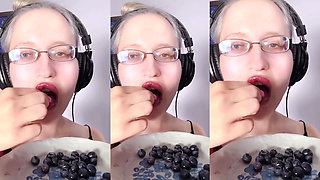 Asmr Blueberry Eating - Asmr, Eyeglasses, Giantess