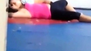 Deux Coquines Surprise au Gymnase - French Amateur Video