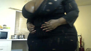 Mature BBW Shaking Her Fat Juicy Booty