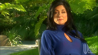 Glamour MILF outdoor sex emotional scene