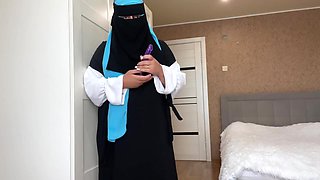 Arab Wife In Hijab Found A Sex Toy While Cleaning And Got Horny