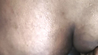 Aaj Mera Pati ne bahut jor se gand me Dal Diya