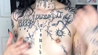 Brunette Solo Webcam Masturbation