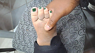 Kelly's Meaty Soles Rubbing Meet up