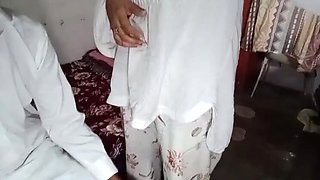 Hot Aunty Seduces Servant Alone - Anal Fucking & Big Boobs Sex in Hindi