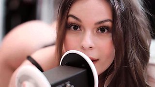 Teen solo masturbation with wet pussy close up