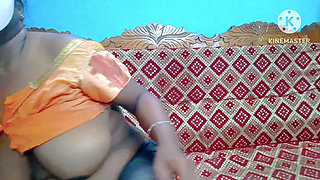 Horny mallu girl with huge boobs and he rubbed her juicy boobs with a ice cube