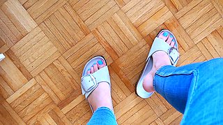 Close up cock jerking solo