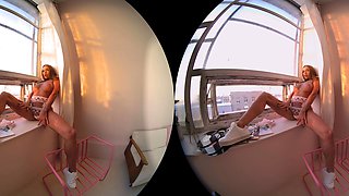 Amateur Webcam Teen Flashes Masturbates