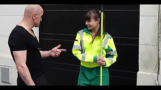 The French luminary, Luna Rival, is making waves across the thoroughfares!